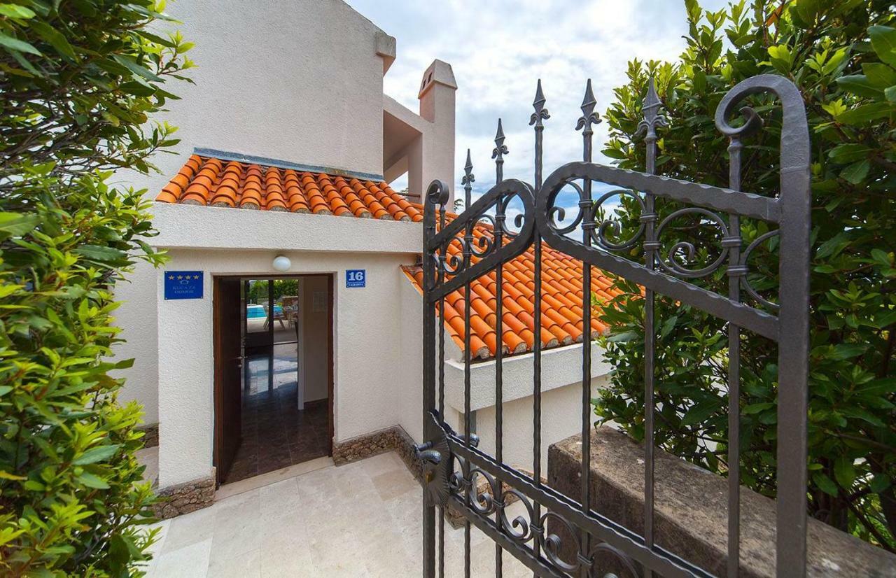 Villa Skalinada, 8 Persons, Private Pool, Baška Voda Kültér fotó